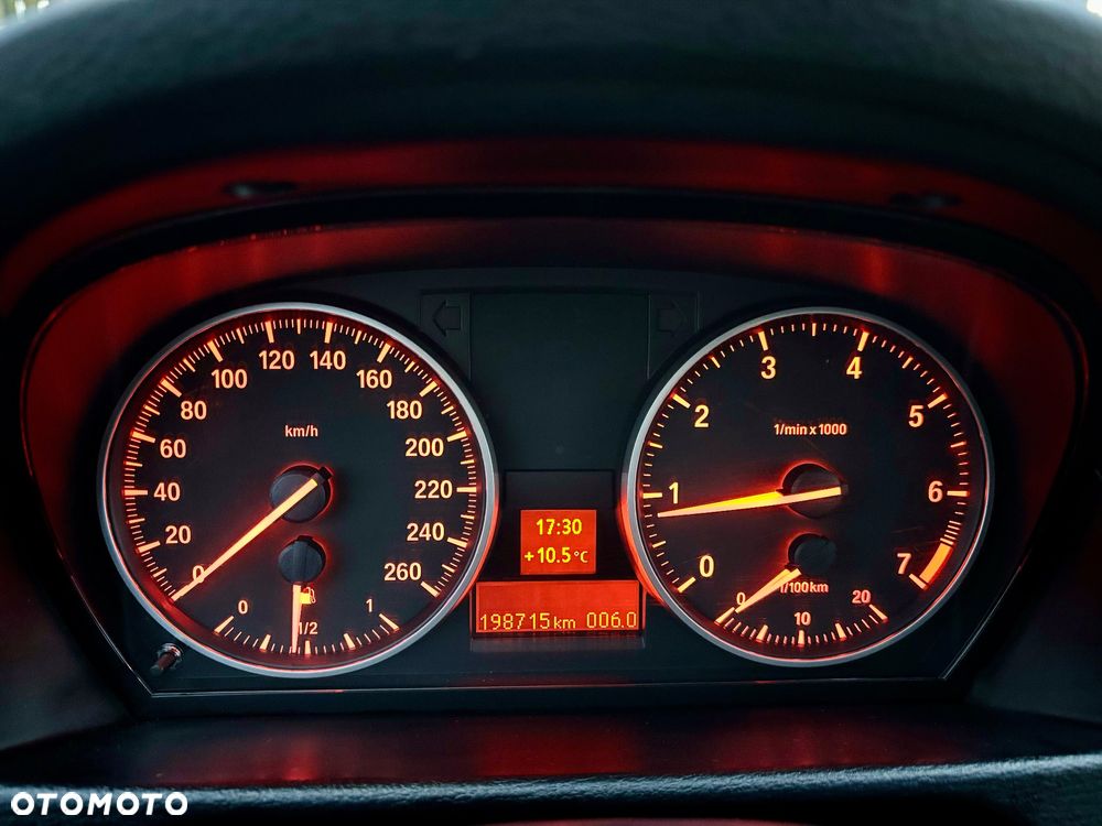 BMW X1 sDrive18i - 10