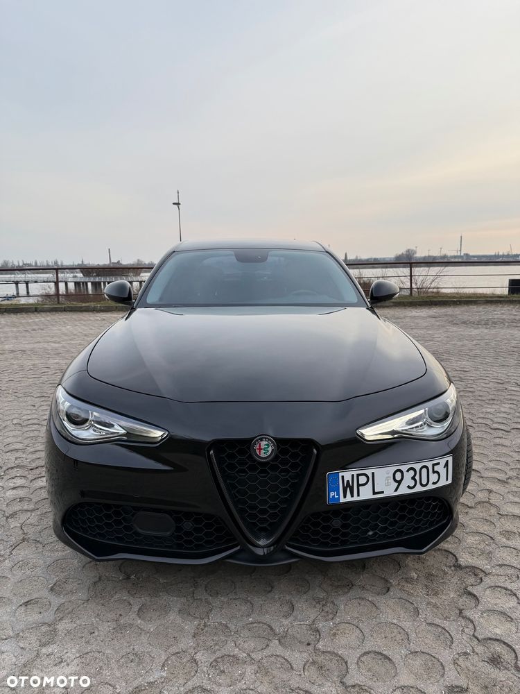 Alfa Romeo Giulia 2.0 Turbo 16V AT8 Veloce Ti - 3