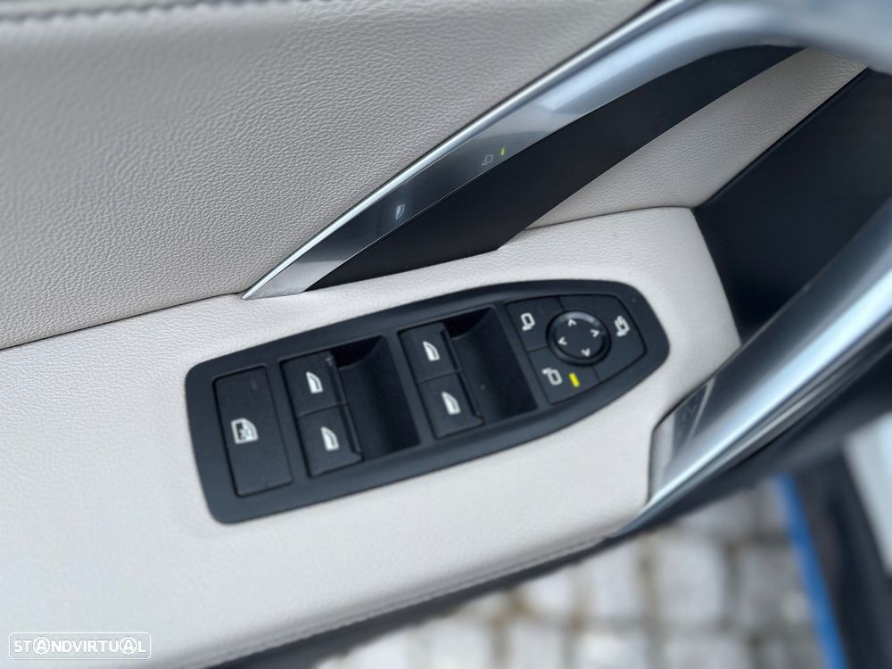 BMW iX1 xDrive30 xLine - 22