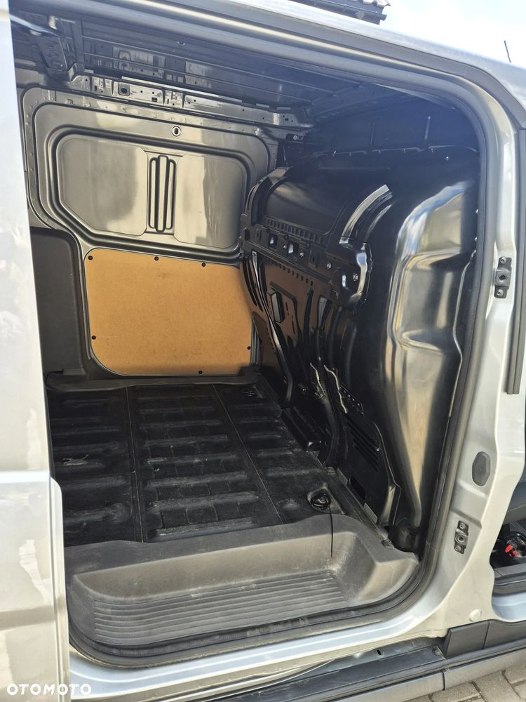 Ford Transit connect - 8