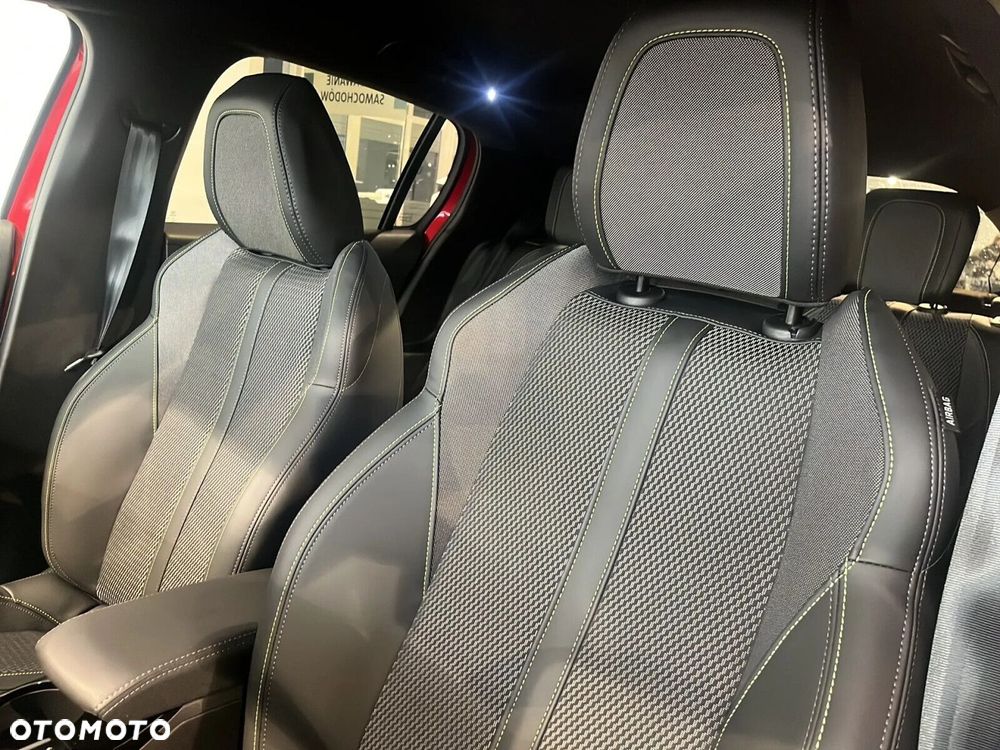 Peugeot 208 1.2 mHEV GT - 13