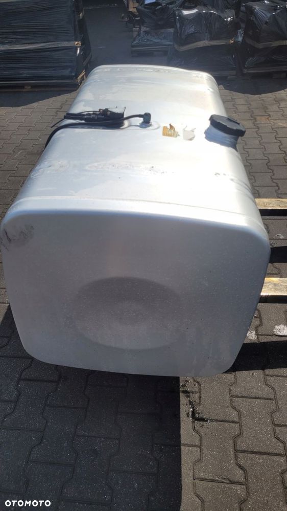 ZBIORNIK PALIWA MAN TGX TGS 490L 133x62x68 - 6
