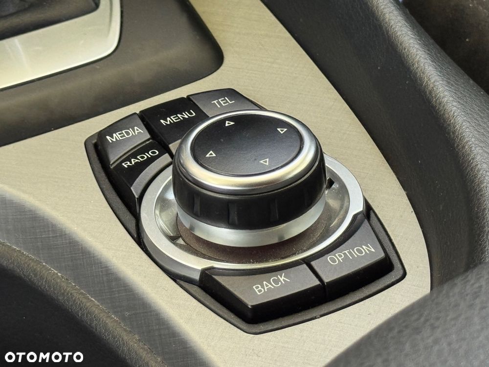 BMW X1 sDrive18d Sport Line - 16