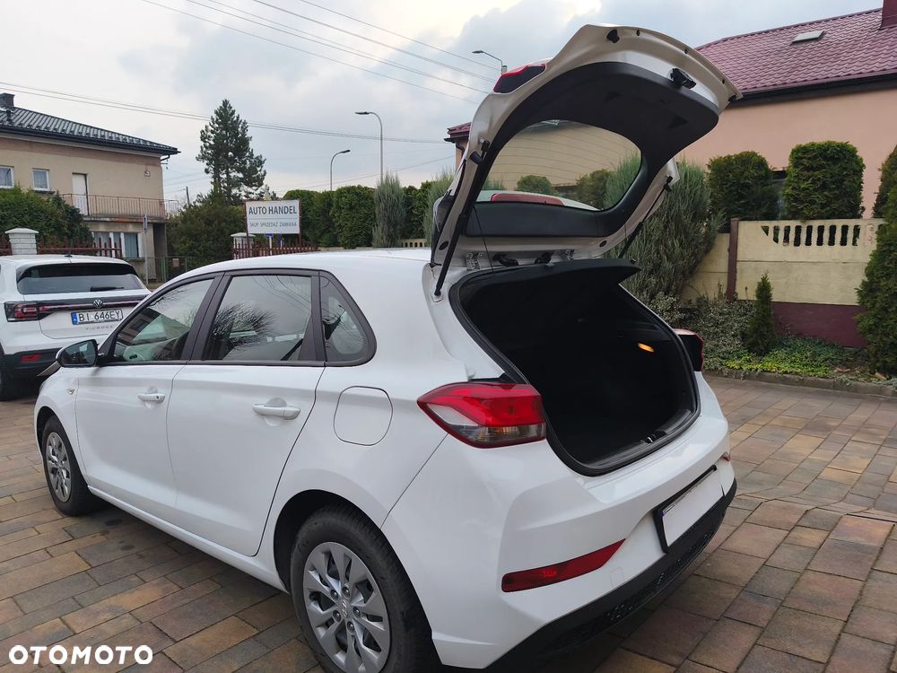 Hyundai i30 1.5 DPI Classic + - 9