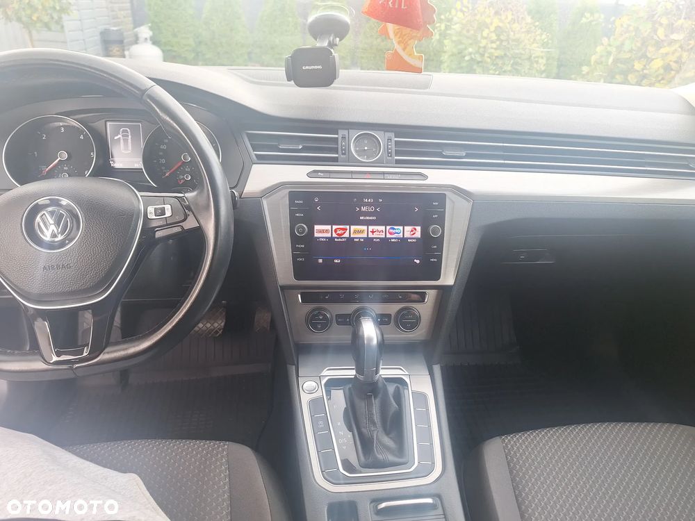 Volkswagen Passat - 9