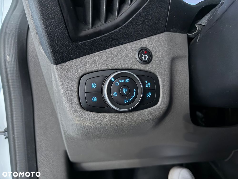Ford Transit Connect - 23