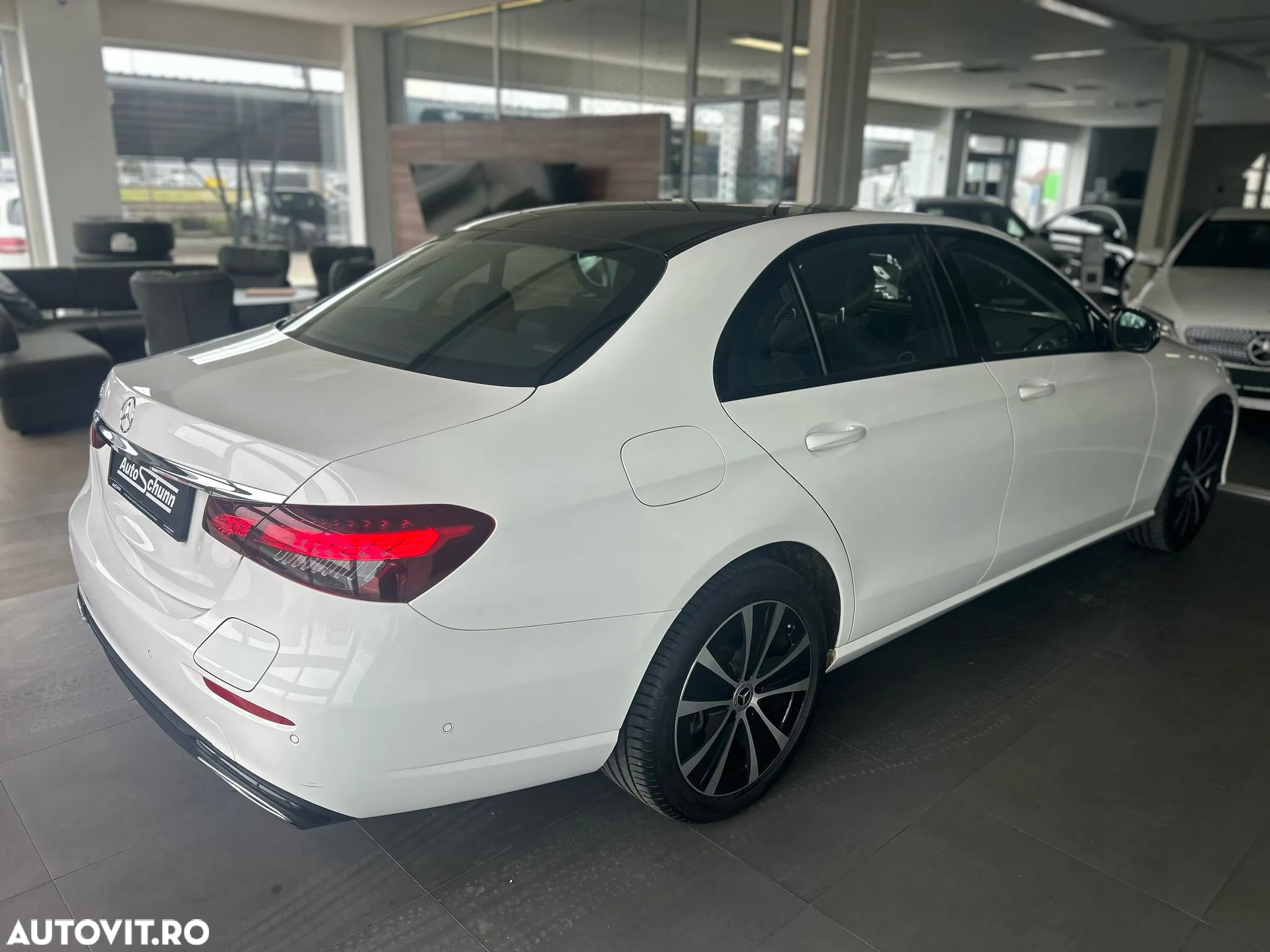 Mercedes-Benz E 300 de 4Matic 9G-TRONIC Avantgarde - 8