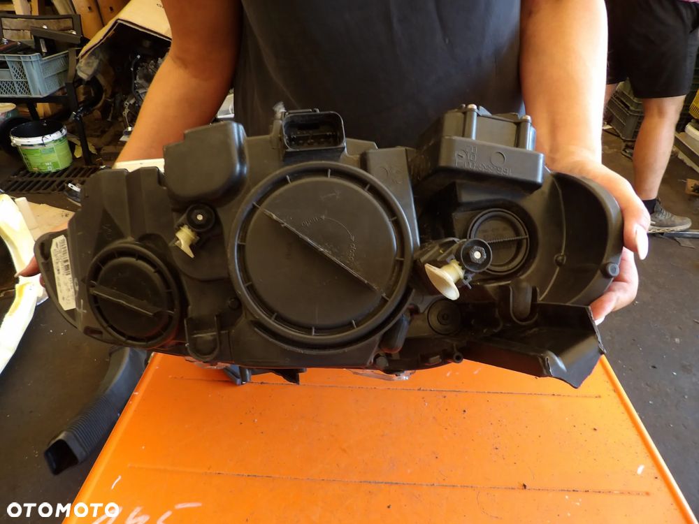 BMW - E71,X6 - XENON - URWANE UCHO - LEWA LAMPA PRZEDNIA - EUROPA - 7271361 - 7