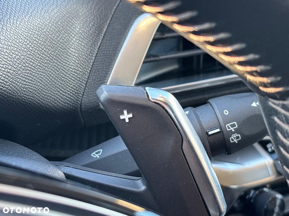 Peugeot 3008 1.5 BlueHDi Active S&S EAT8 - 36