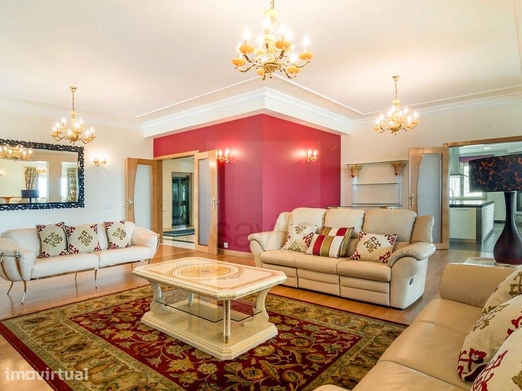 Moradia T4 com piscina, em Alfragide, Lisboa - Grande imagem: 4/37