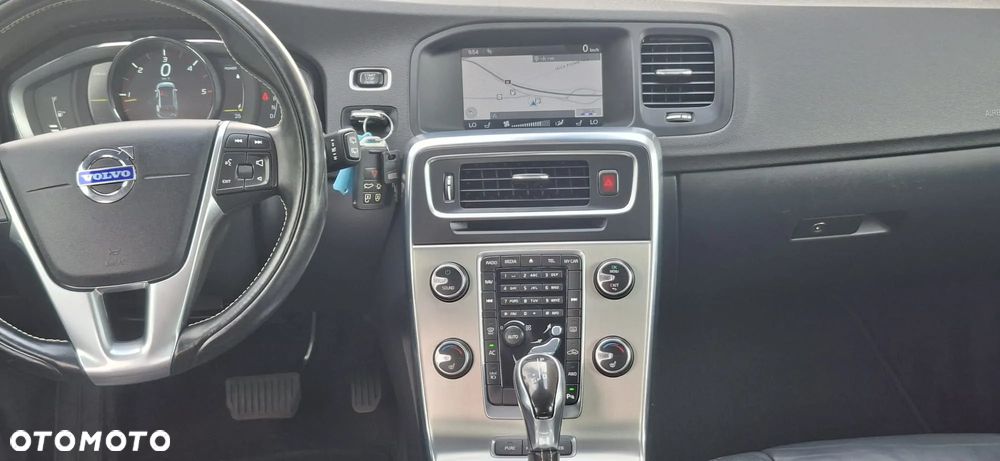 Volvo V60 D6 AWD Plug-in Hybrid Summum - 14