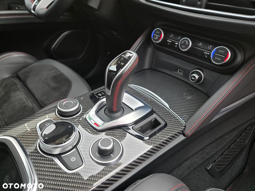 Alfa Romeo Stelvio 2.9 V6 Bi-Turbo Quadrifoglio Q4 - 36