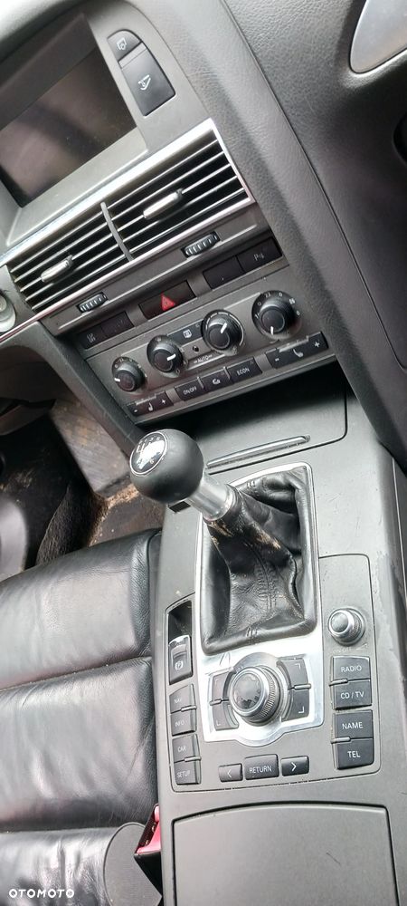 Audi A6 C6 sedan silnik 2.4 V6 BDW skrzynia biegów manual JAV drzwi maska zderzak błotnik LY7H drzwi podsufitka lampa wiązka silnika 4F1971072 Q 02 konsola panel kierownica mechanizm MMI panel sterownik sprężarka klimatyzacji przewód maglownica wspomagania zwrotnica tunel filtr obudowa wykładzina wygłuszenie czujnik osłona belka wydech tłumik sterownik silnika zegary kratki nawiewu szyba przewód rura nagrzewnica rezystor ogrzewania osłona atrapa uszczelka przewód zamek zacisk klamka CAŁY NA CZĘŚCI WSZYSTKIE CZĘŚCI - 7