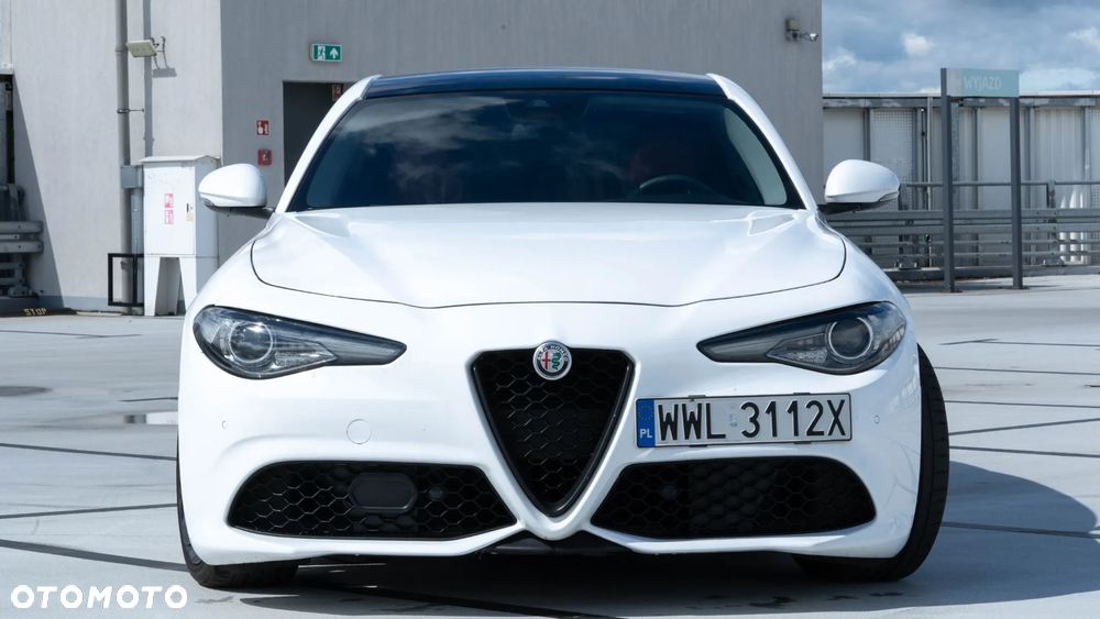 Alfa Romeo Giulia 2.0 Turbo 16V AT8 Veloce Ti - 3