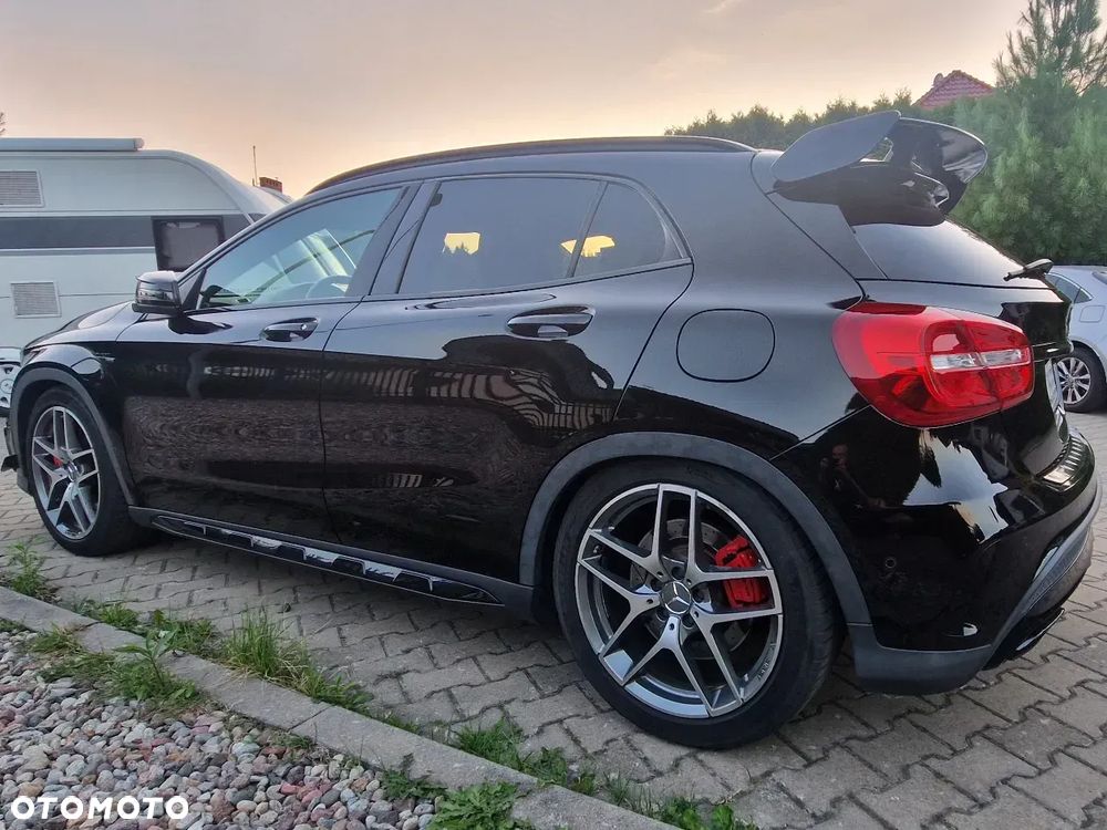 Mercedes-Benz GLA 45 AMG 4Matic 7G-DCT - 14