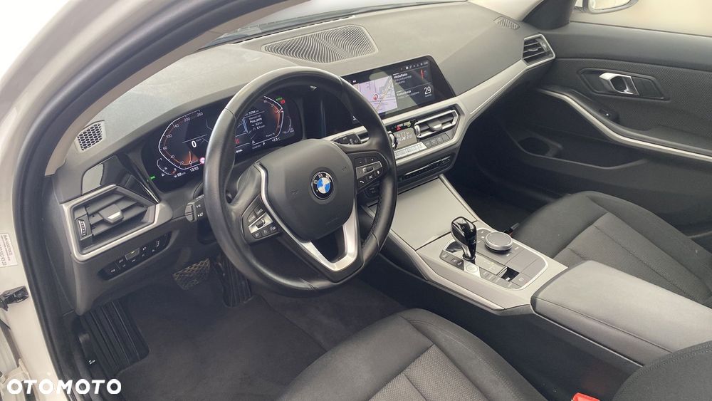 BMW Seria 3 318i Advantage - 15