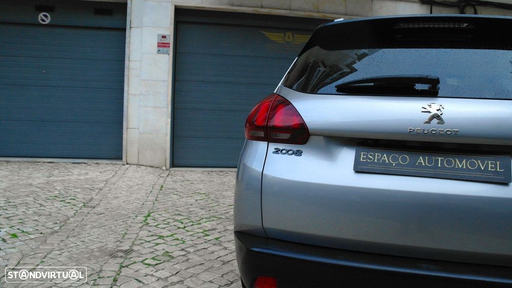 Peugeot 2008 1.2 PureTech Style - 8