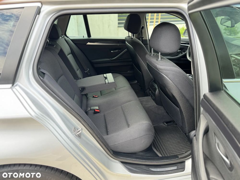 BMW Seria 5 520d - 29