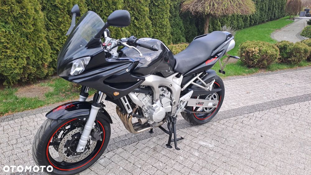 Yamaha FZ - 27
