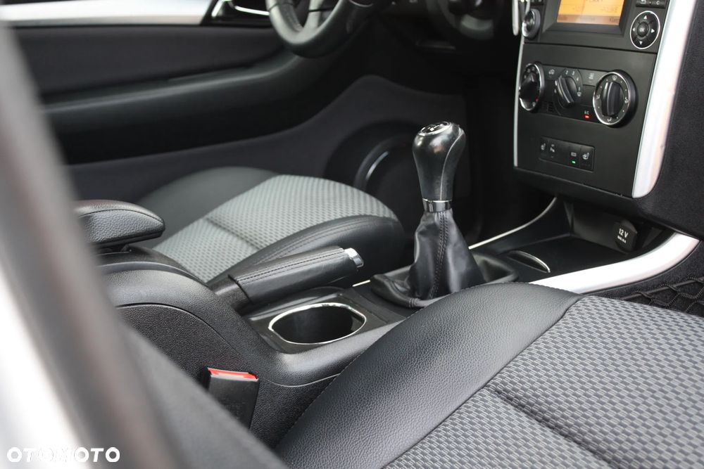 Mercedes-Benz Klasa A 160 BlueEFFICIENCY Elegance - 22