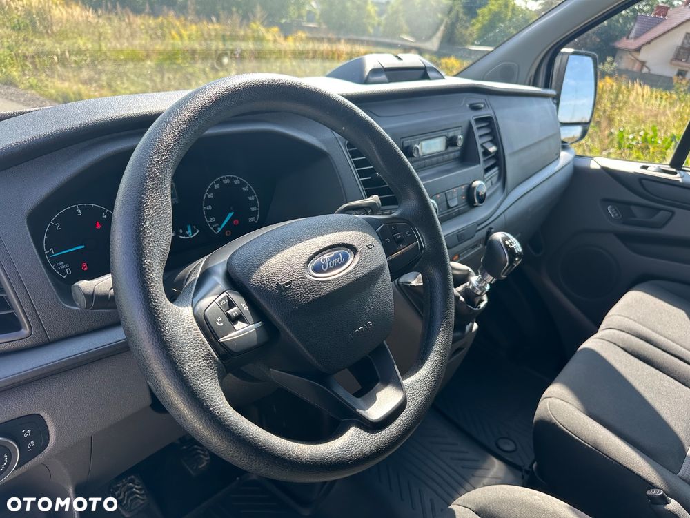Ford Custom - 15
