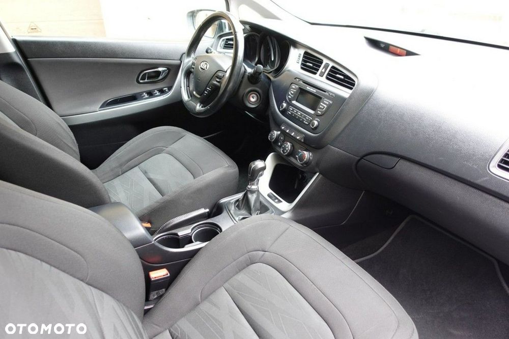 Kia Ceed - 13