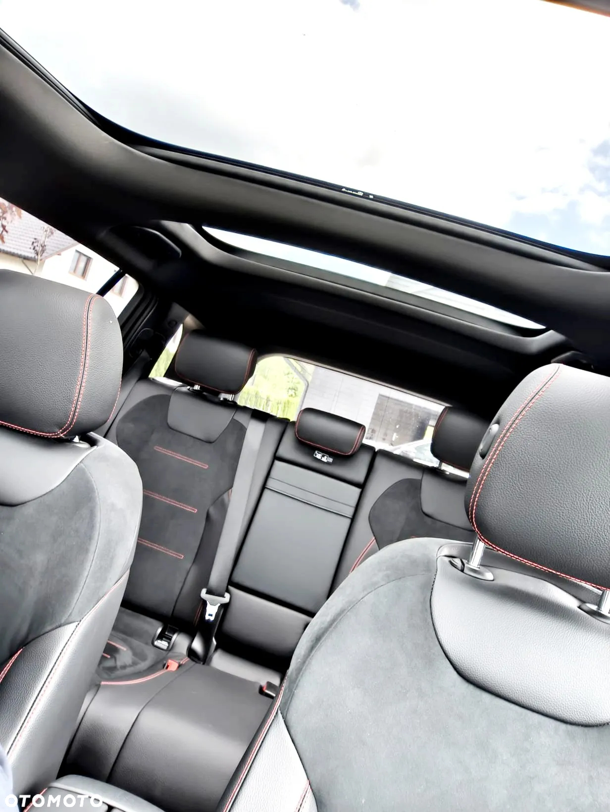 Mercedes-Benz GLB 250 4Matic 8G-DCT AMG Line - 16