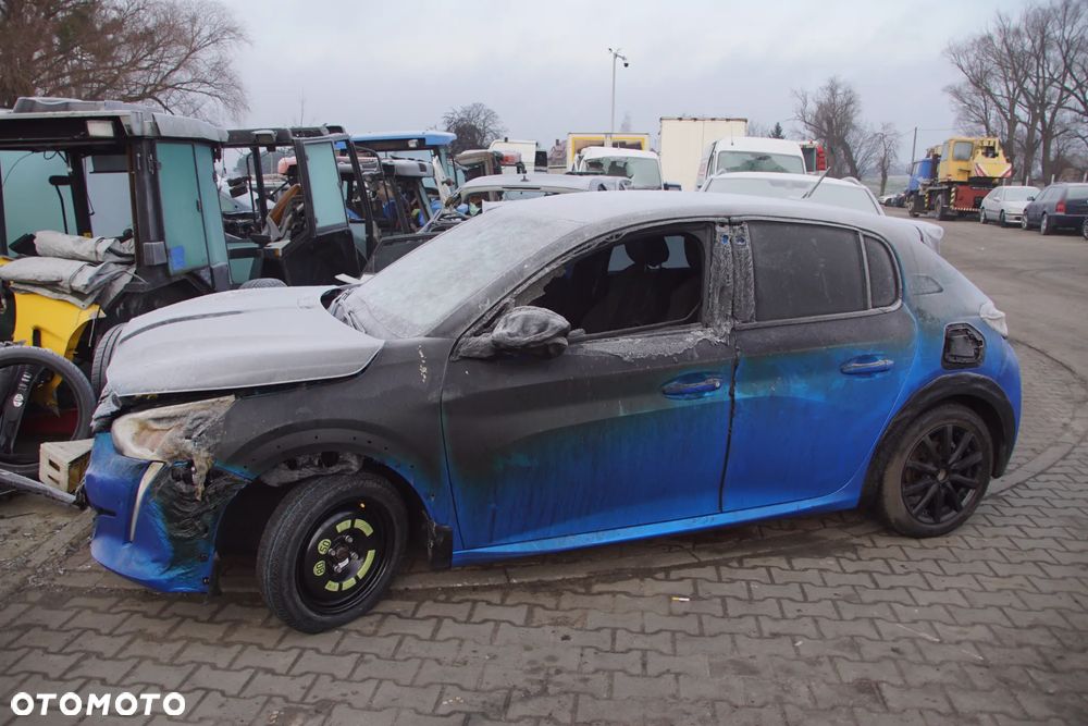 Auto na części - Peugeot 208 II GT Line 1.2 PureTech 101 KM HN05 9830759380 ESM 2020R Silnik Skrzynia Drzwi Szyba Klapa Zderzak Lampa Klamka Deska Kokpit Sterownik Moduł Czujnik Licznik Wyświetlacz Kierownica Panel - 2
