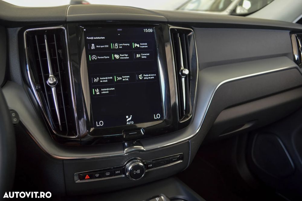 Volvo XC 60 D4 AWD Geartronic Momentum - 8