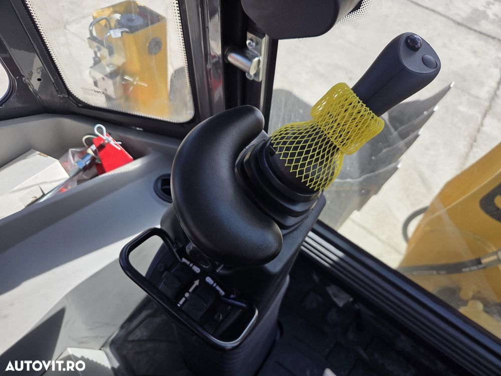 New Holland B110D NOU -nefolosit, FULL OPTION, Masa operatinoala 9,5 tone, motor 120CP euro6 cu Ad Blue, Certificat CE Atestat RAR, Cupa multifuncitonala 4x1, FURCI paleti, Brat excavare extensibil, anv MICHELIN, Aer cond, cutie POWERSHIFT, PROMOTIE 84900 EUR+T - 29