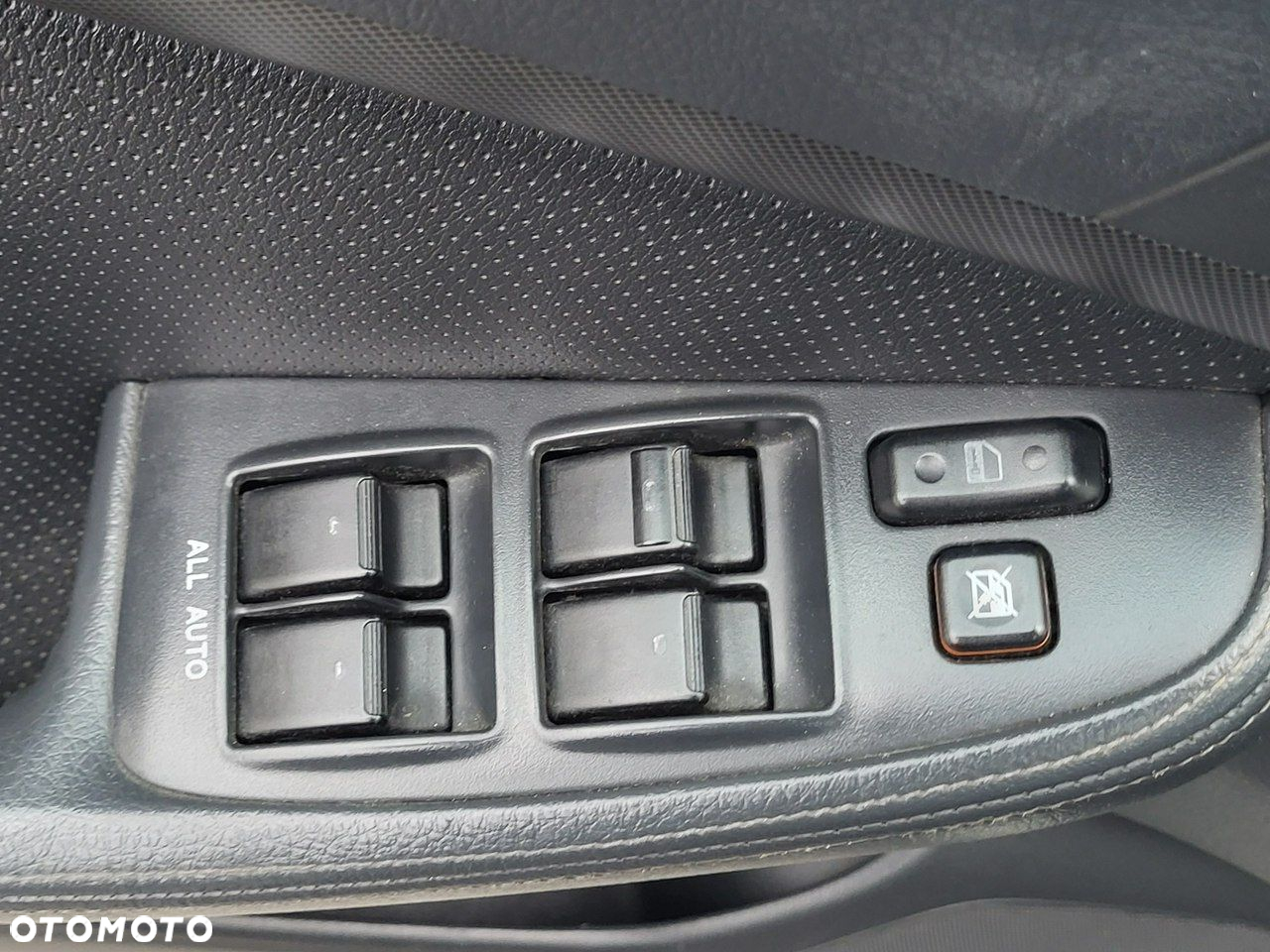 Toyota Avensis - 34