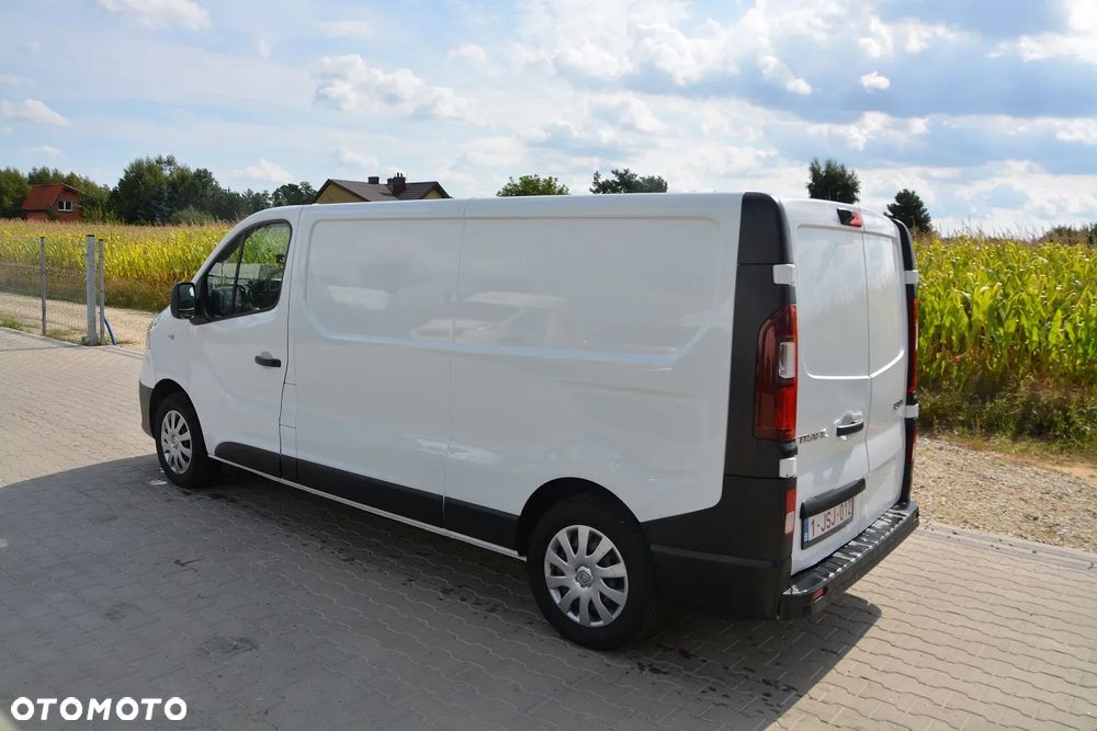 Renault TRAFIC - 2
