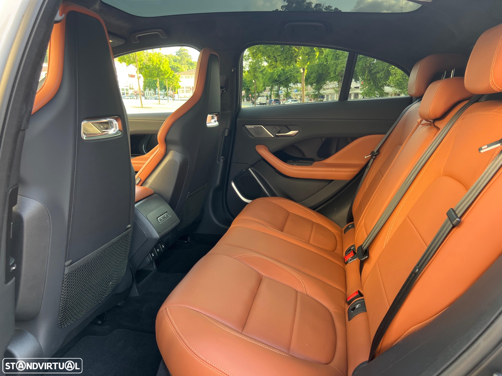 Jaguar I-Pace EV400 AWD R-DYNAMIC HSE - 16