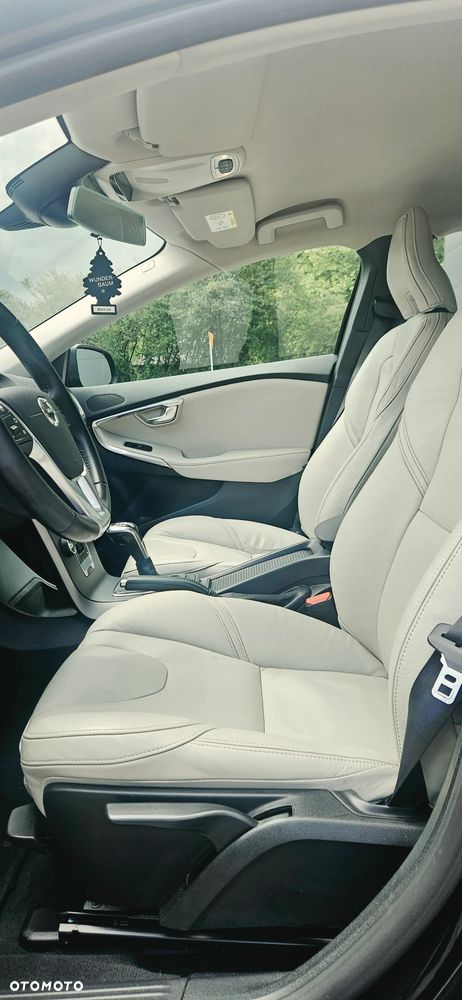 Volvo V40 T2 Summum - 4