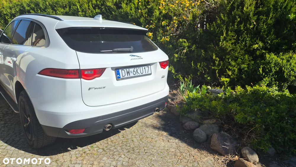 Jaguar F-Pace 2.0 i4P AWD Prestige - 4