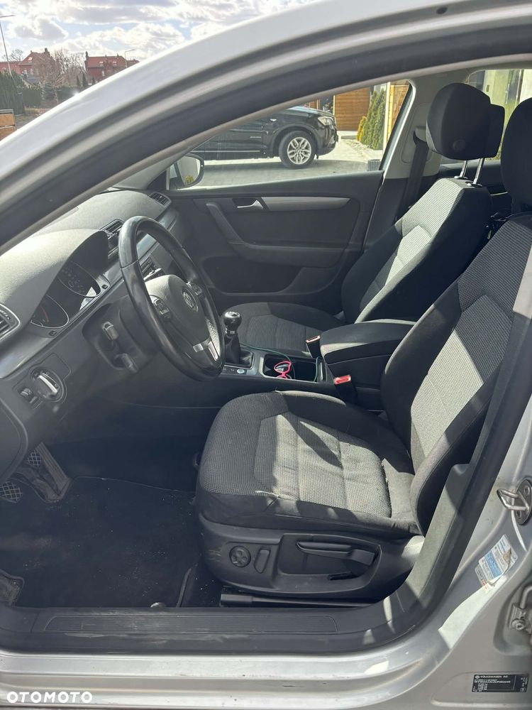 Volkswagen Passat 2.0 TDI Comfortline - 15