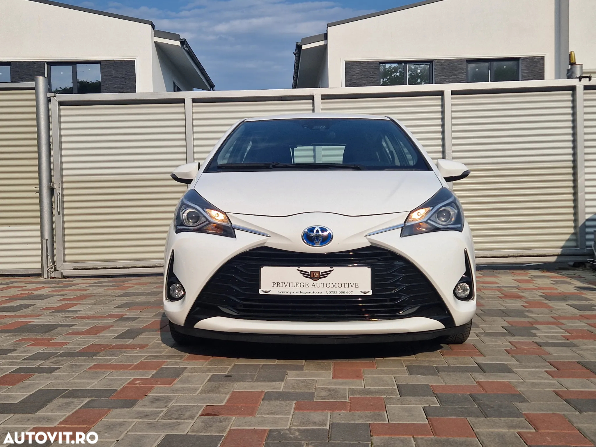 Toyota Yaris Hybrid 1.5 VVT-i - 2