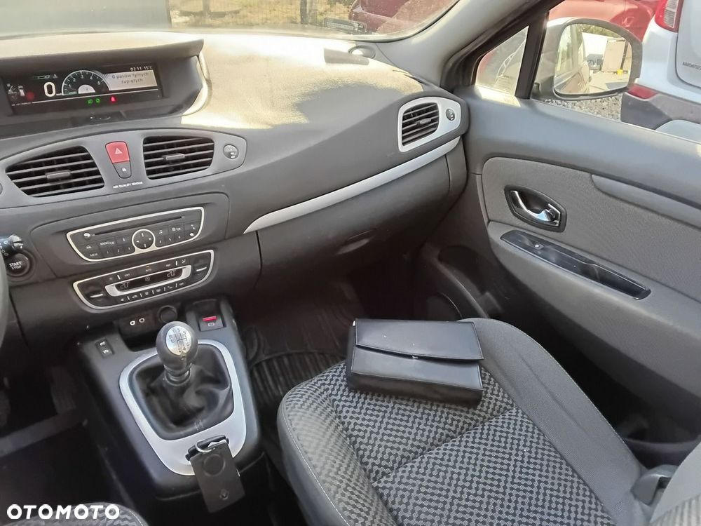 Renault Scenic - 16