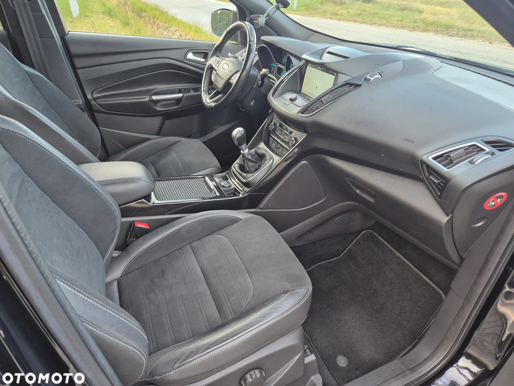 Ford Kuga 2.0 TDCi 2x4 ST-Line - 10