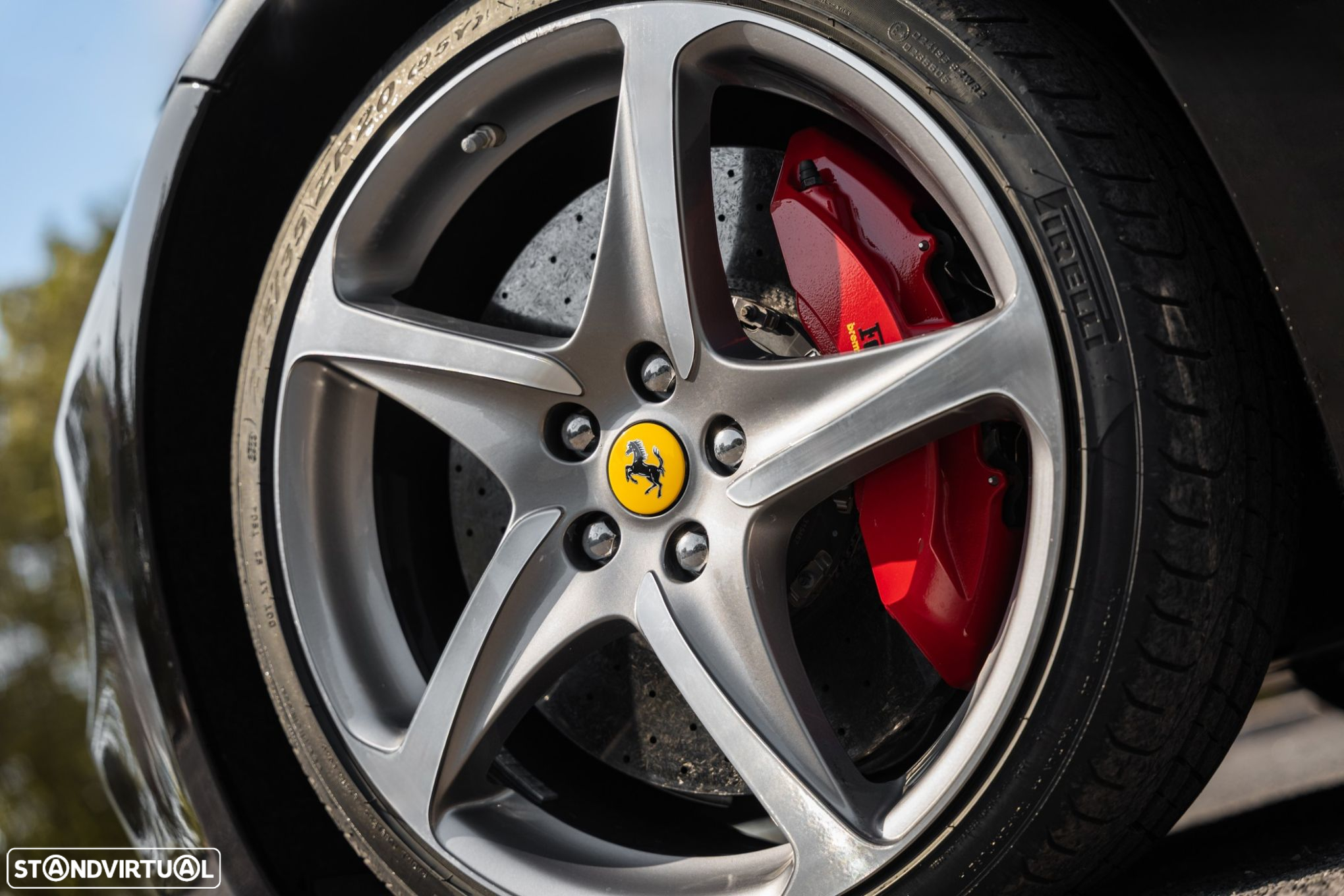 Ferrari FF - 13