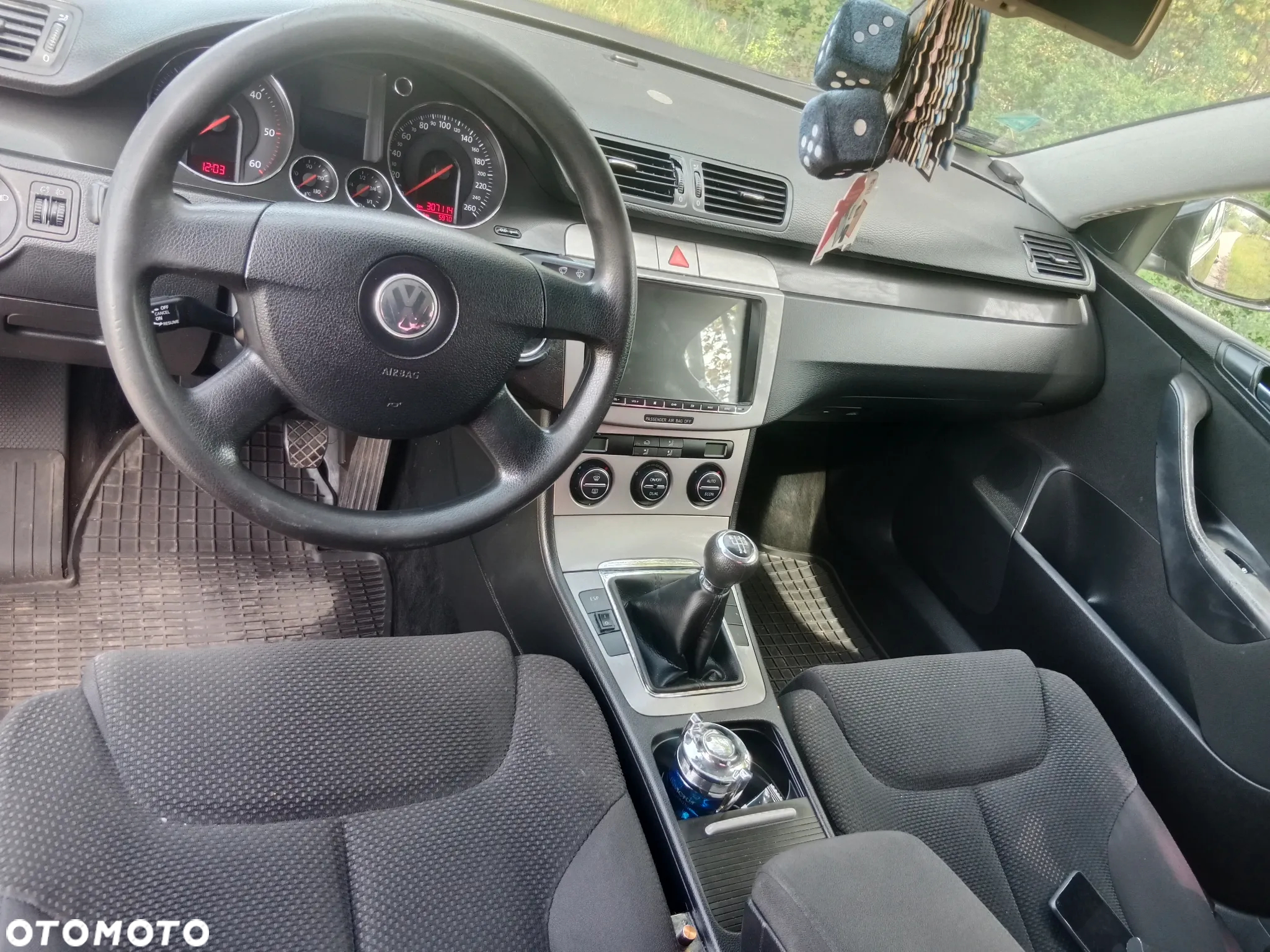 Volkswagen Passat - 5