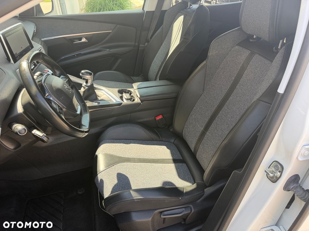 Peugeot 3008 - 18