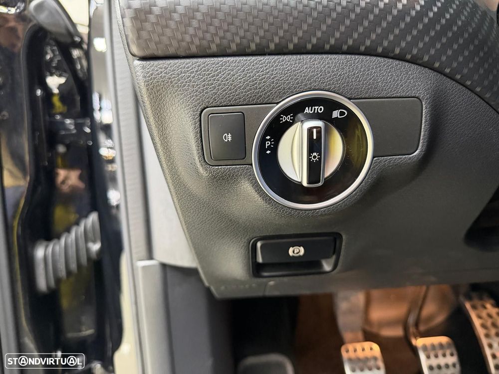 Mercedes-Benz A 180 AMG Line - 22