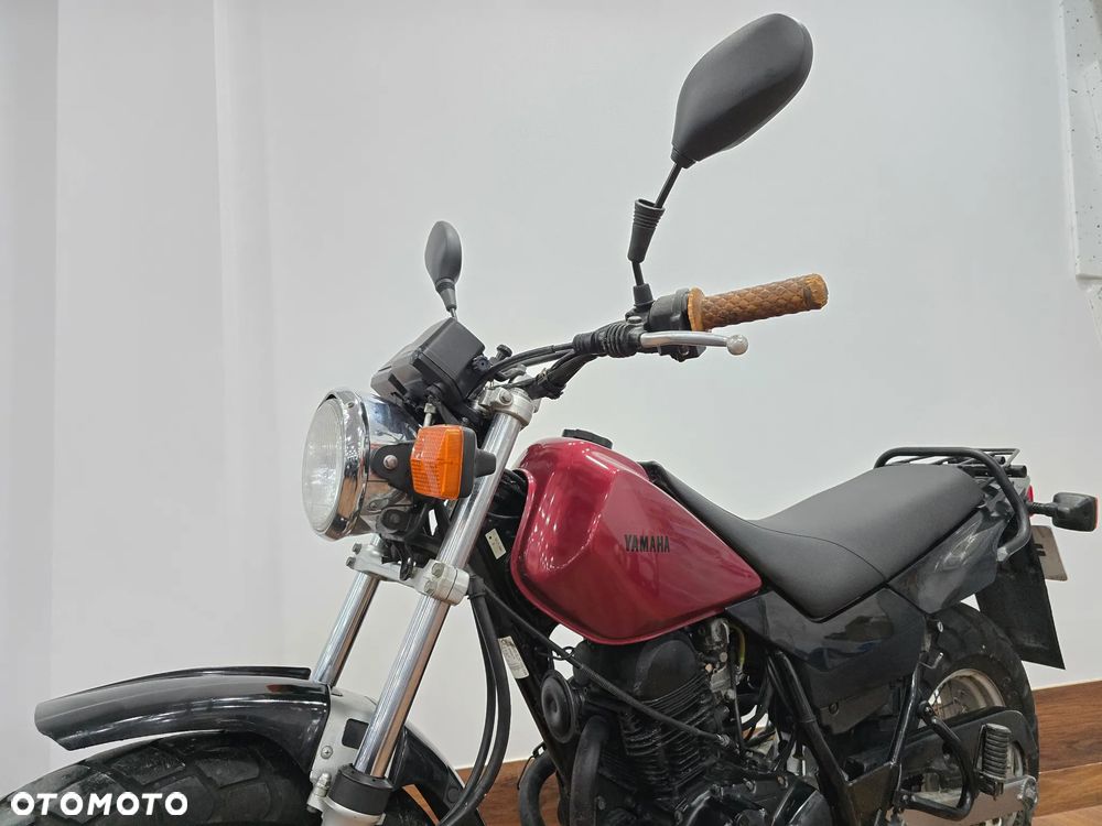 Yamaha TW - 12