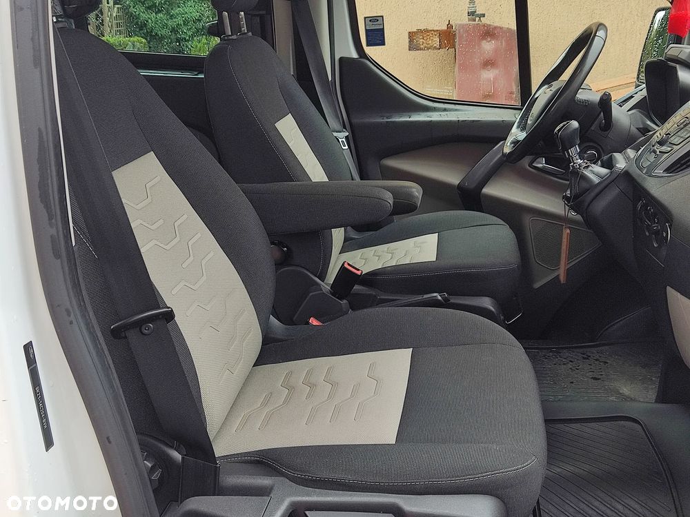 Ford Tourneo Custom - 4