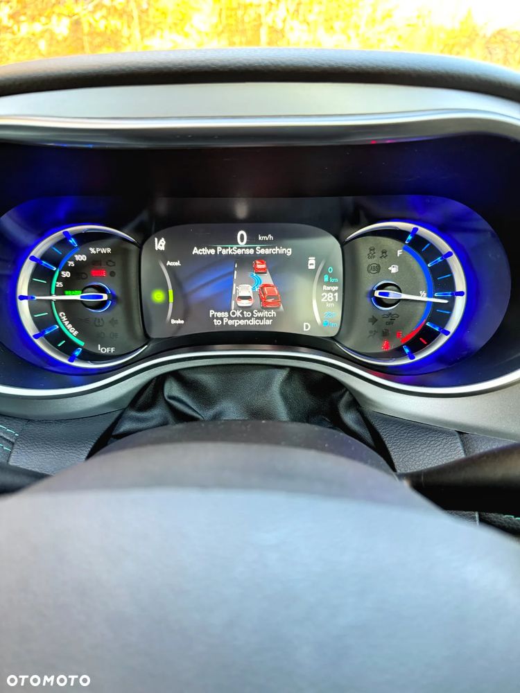 Chrysler Pacifica - 35