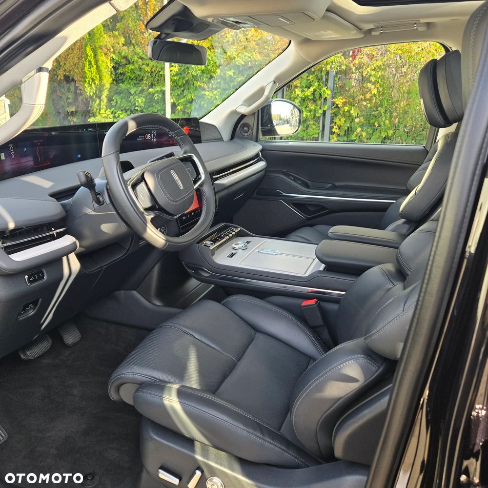 Lincoln Navigator - 10