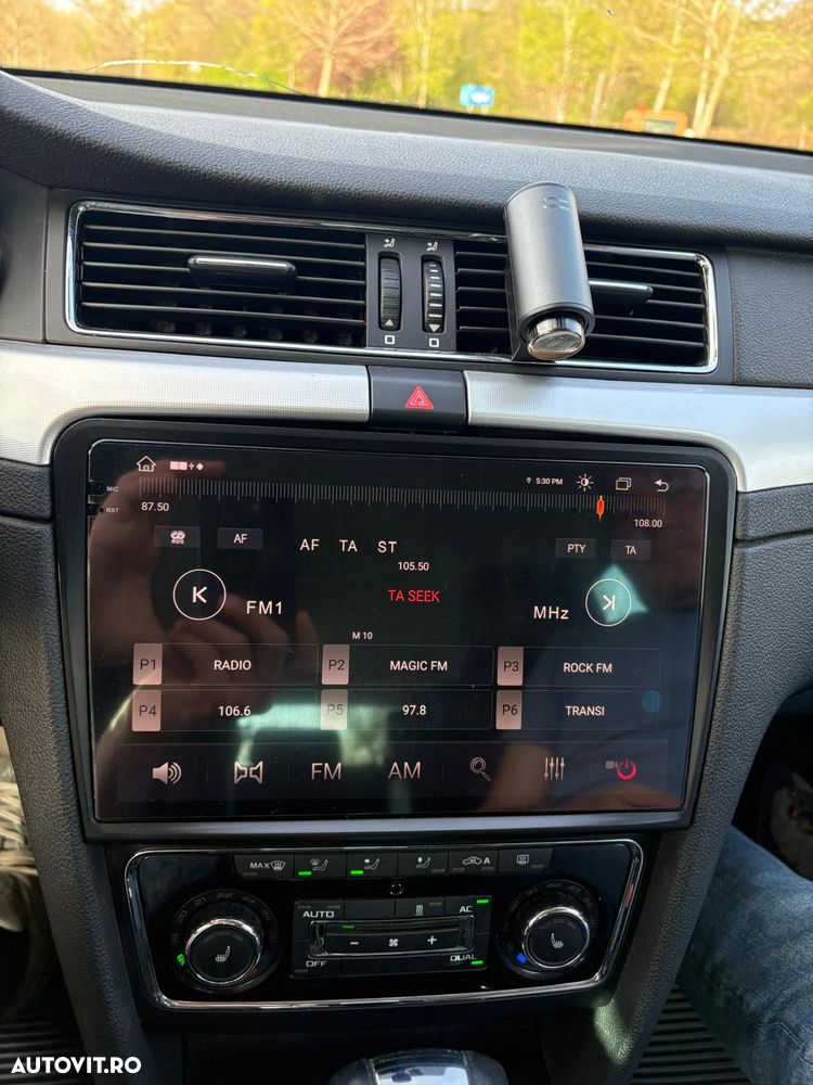 Skoda Superb 2.0 TDI Elegance DSG - 8