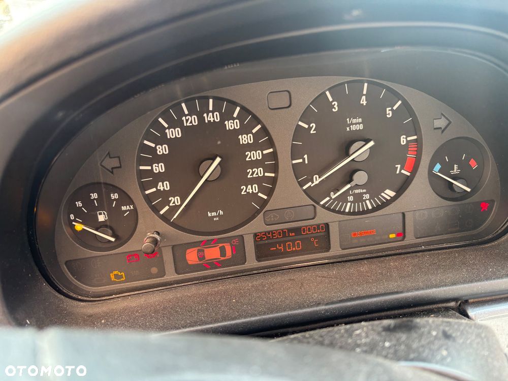 BMW Seria 5 - 21