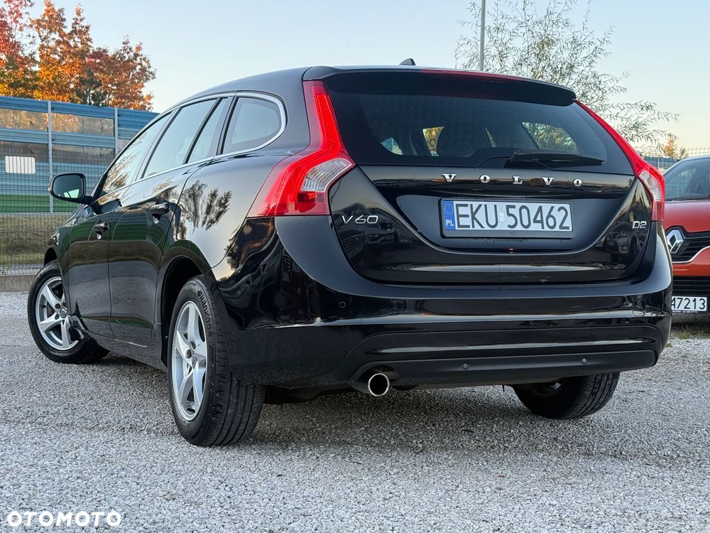 Volvo V60 D2 Summum - 9